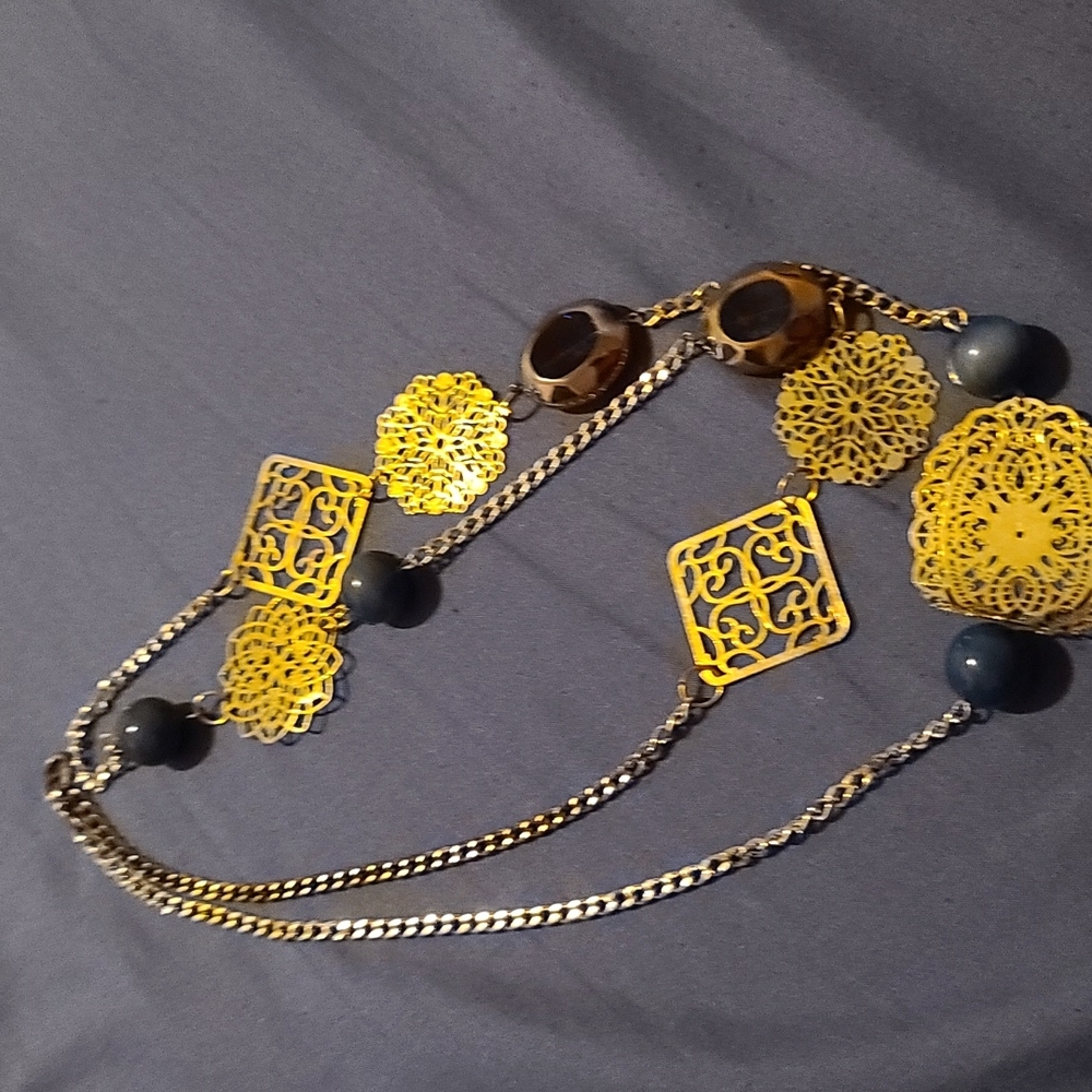 Green and Gold Color Necklace